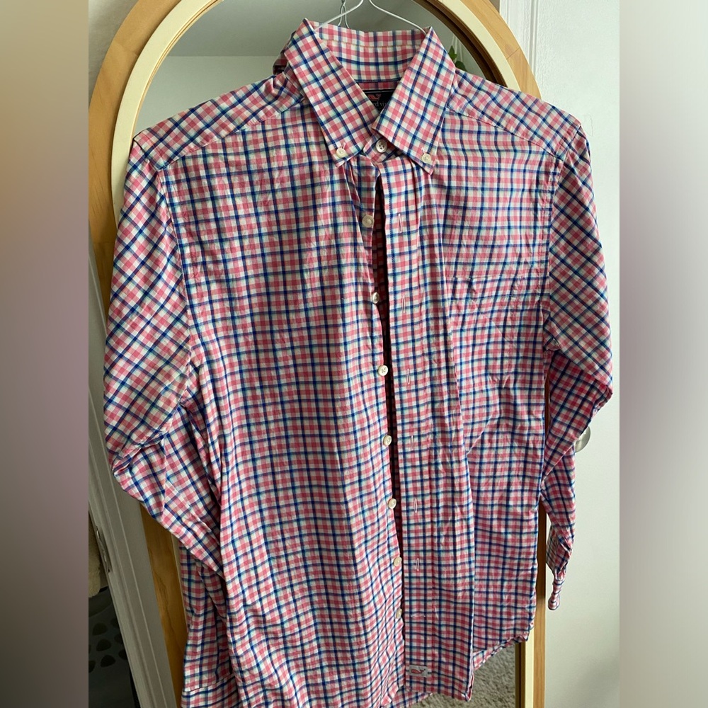 Men’s vineyard vines button down shirt